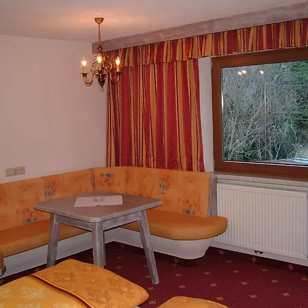 Hotel apartamentowy Gaestehaus Schrott