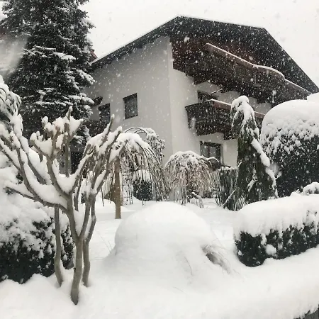 Gaestehaus Schrott *