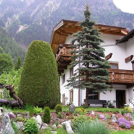 Gaestehaus Schrott Oetz