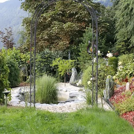 Gaestehaus Schrott *