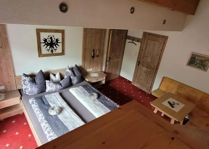 Gaestehaus Schrott Ξενοδοχείο με διαμερίσματα Oetz