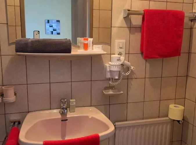 Gaestehaus Schrott Ξενοδοχείο με διαμερίσματα