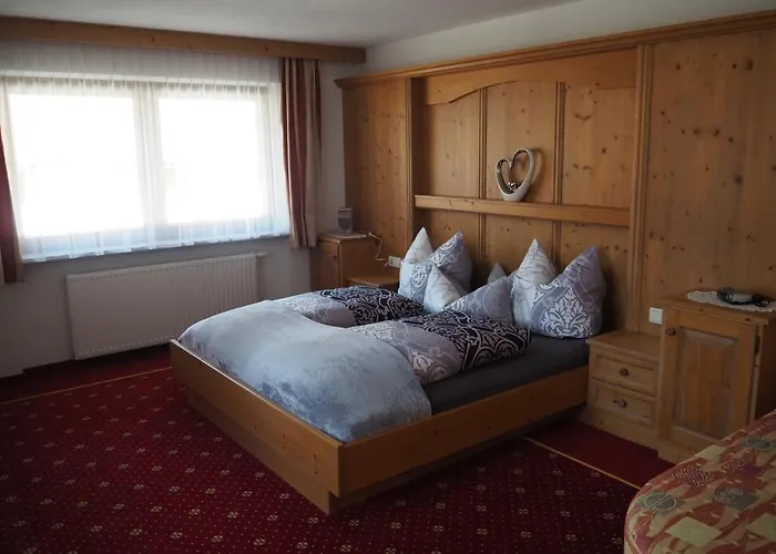 Ξενοδοχείο με διαμερίσματα Gaestehaus Schrott