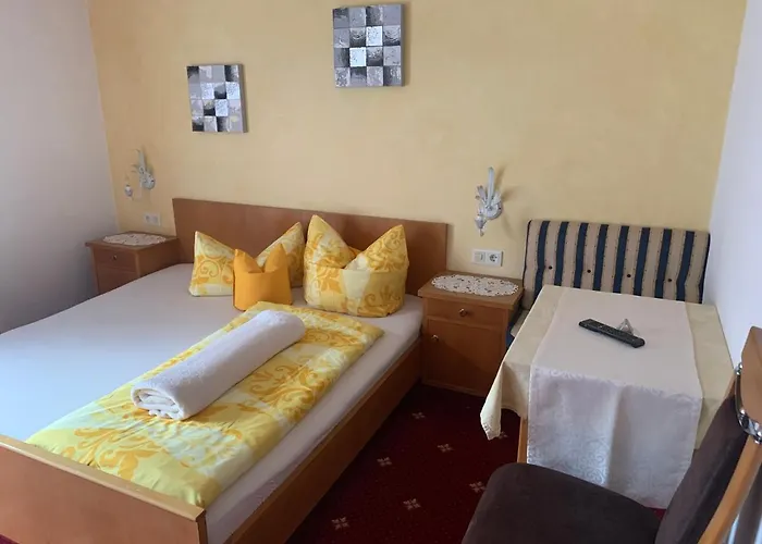 Ξενοδοχείο με διαμερίσματα Gaestehaus Schrott