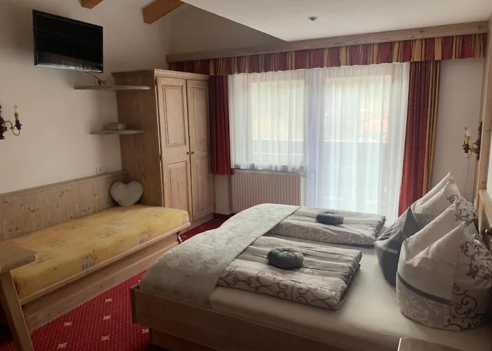 Ξενοδοχείο με διαμερίσματα Gaestehaus Schrott 3*