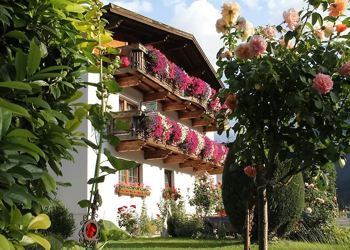 Ξενοδοχείο με διαμερίσματα Gaestehaus Schrott