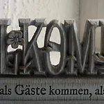 Gaestehaus Schrott Ξενοδοχείο με διαμερίσματα 3*