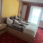 Ξενοδοχείο με διαμερίσματα Gaestehaus Schrott Oetz