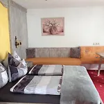 מלון דירות Gaestehaus Schrott 3*