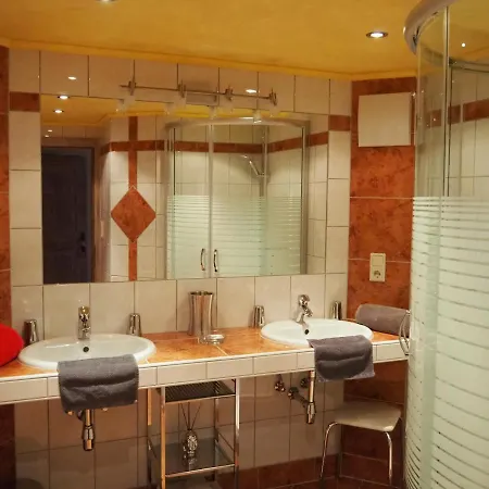 Gaestehaus Schrott 3*